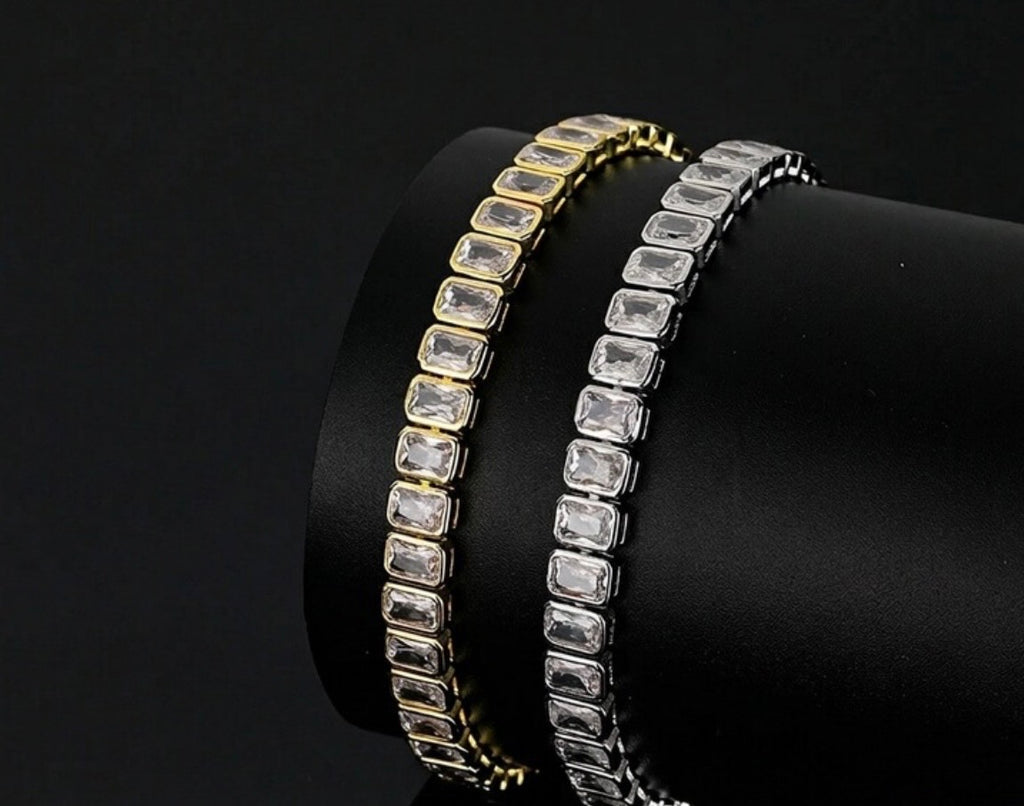 The Emerald Girl Bracelet