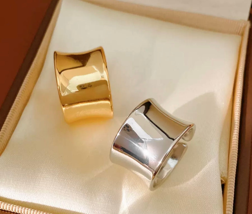 The Main Character Ring