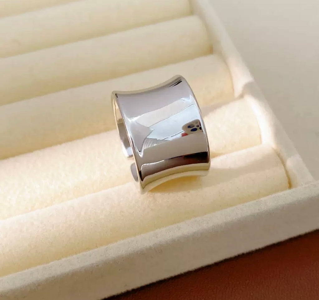 The Main Character Ring